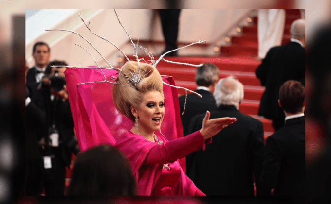 สีสันแฟชั่นคนดังบนพรมแดงเมืองคานส์