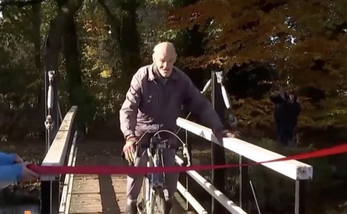 คุณปู่วัย 82 ปี ฉลองปั่นจักรยานครบ 1 ล้านไมล์