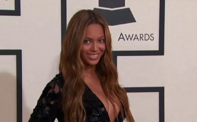 บียอนเซ่ประกาศข่าวตั้งท้องลูกแฝด