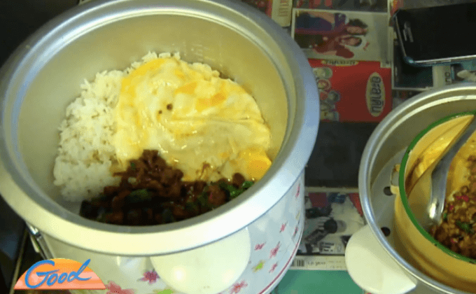 พ่อค้าผุดไอเดียใช้ตาชั่ง เขียง ปิ่นโต แทนจานข้าว