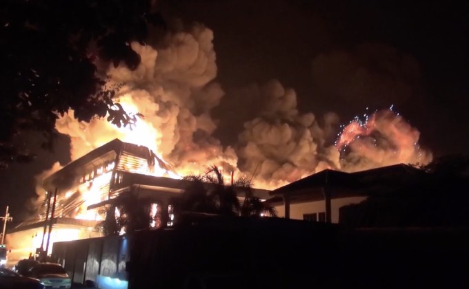 ไฟไหม้โรงงานเสียหายกว่า 100 ล้าน