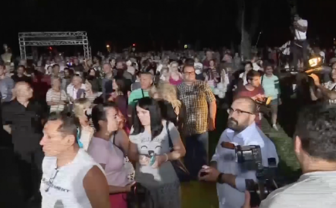 ชาวมาซิโดเนียเฉลิมฉลองเข้าร่วม “NATO”