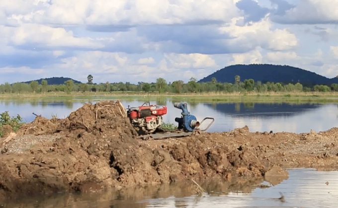 ฝนตกน้ำท่วมนาข้าวนับพันไร่ จ.นครสวรรค์