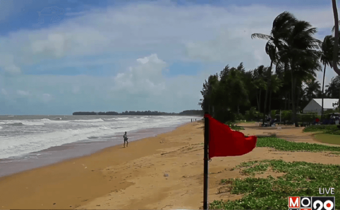 เขาหลักปักธงแดงห้ามเล่นน้ำ 