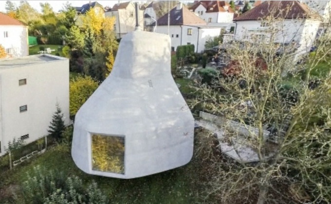 “บ้านกลางสวน” ทรงประหลาดในเช็ก