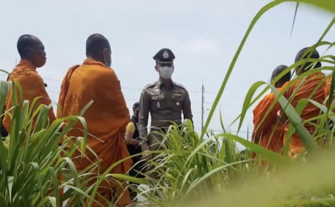 จับพระสงฆ์ชาวกัมพูชา ลักลอบเข้าไทย เรี่ยไร่เงิน