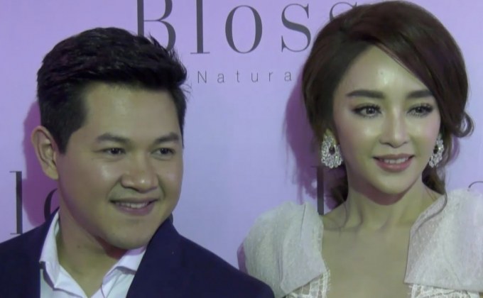 “เป้ย ปานวาด” ควงสามี เผยข่าวดีท้องลูกคนที่ 2