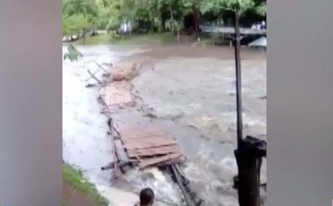 น้ำป่าไหลหลากพัดสะพานขาด ที่จ.เชียงใหม่