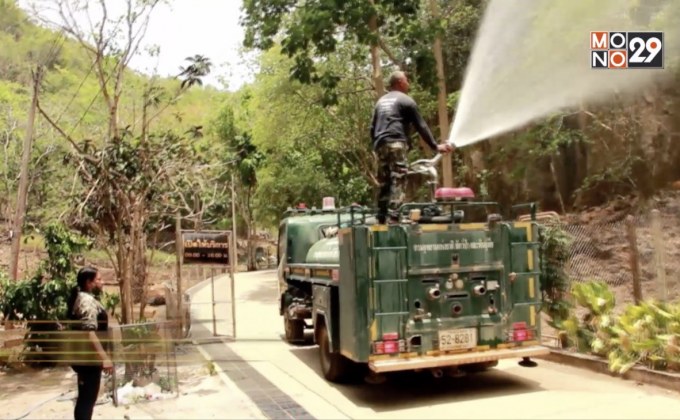 ฉีดน้ำคลายร้อนให้สัตว์ป่า