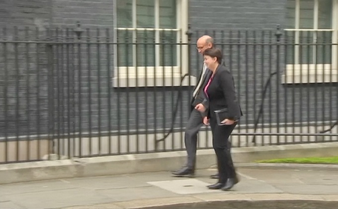 อังกฤษประชุม ครม. นัดแรก