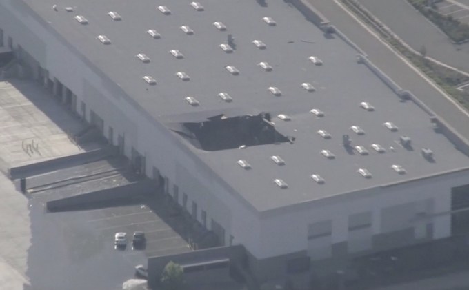 นักบิน F-16 ดีดตัวทันก่อนตกใส่อาคารในสหรัฐ