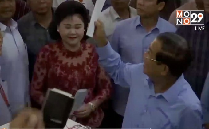 นายกฯ ฮุนเซนของกัมพูชาเดินทางไปเลือกตั้ง