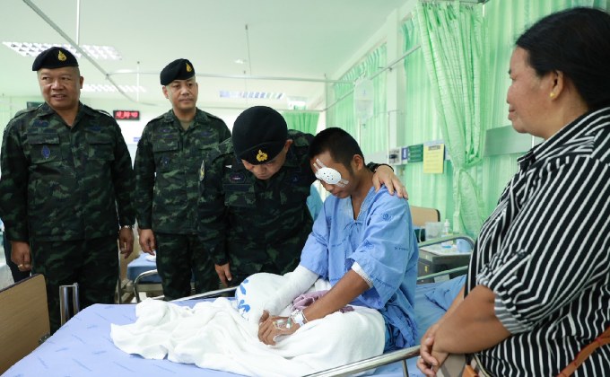 “แม่ทัพภาคที่ 2” เยี่ยมให้กำลังใจกำลังพล เหยียบกับระเบิดห้วยตามาเรีย