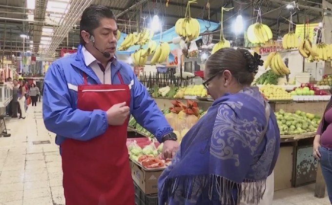 วงโอเปร่า แสดงสดกลางตลาดในเม็กซิโก