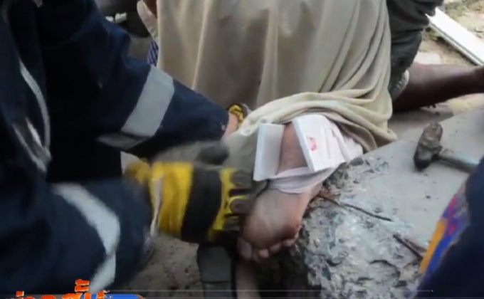 นักท่องเที่ยวรัสเซียพลาดเดินเตะเหล็กเสียบเท้า