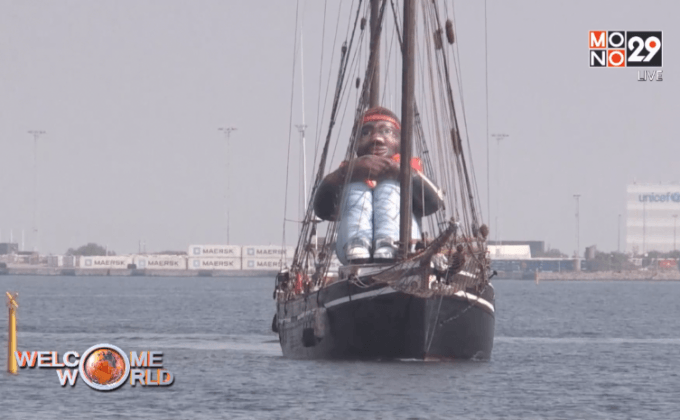 ผลงานศิลปะ “Inflatable Refugee” ของศิลปินเบลเยียม