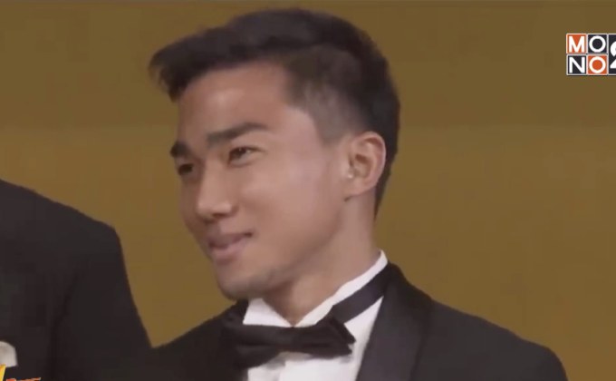 “ชนาธิป” คว้ารางวัล 11 นักเตะยอดเยี่ยมเจลีก