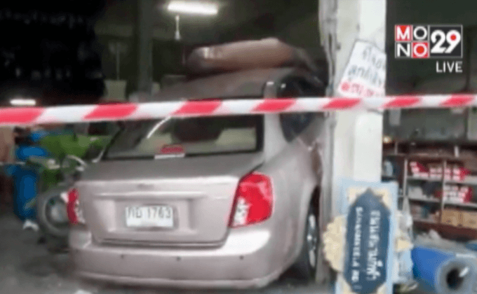 โรคประจำตัวกำเริบขับรถพุ่งชนร้านค้า จ.เชียงใหม่