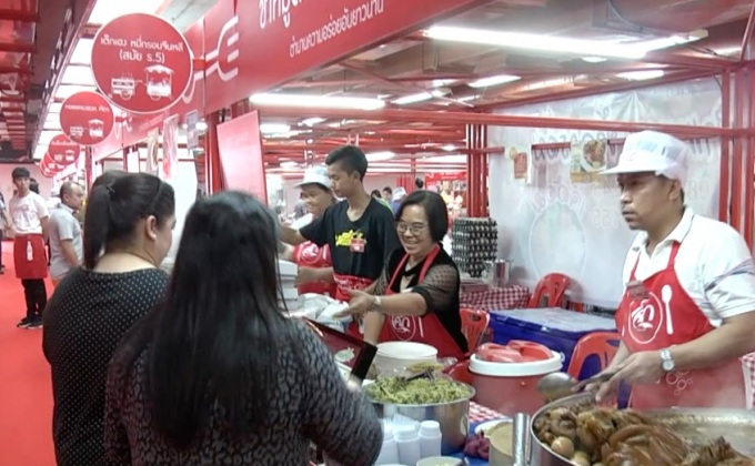 โค้กขนทัพสตรีทฟู้ด จัดแคมเปญ “อร่อยซ่าด้วยกันกับโค้ก”