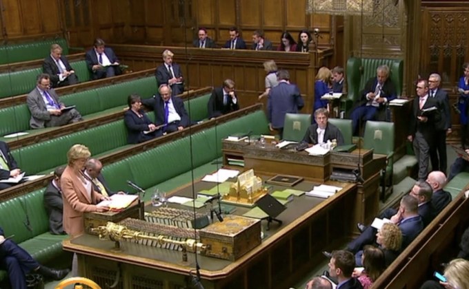 สภาอังกฤษถก “เบร็กซิต” วันนี้ หลังนายกฯ พร้อมลาออก
