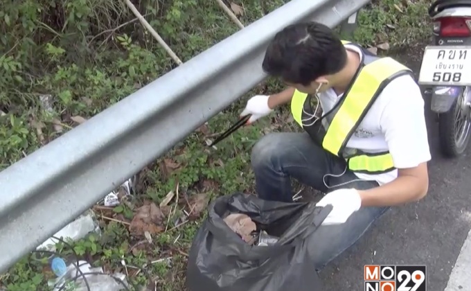 ชวนชาวบ้านนำขยะแลกพระเครื่อง