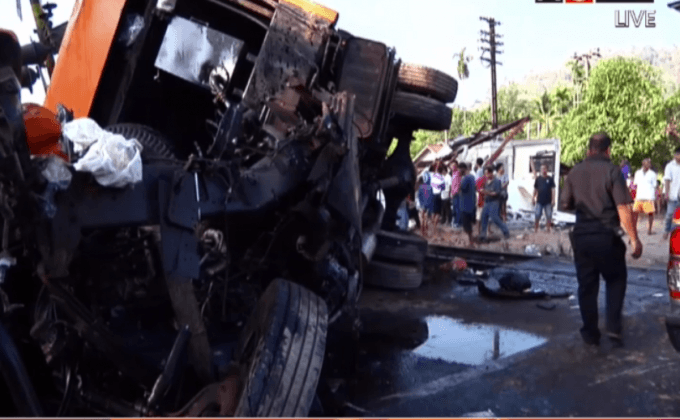 รถขนขยะชนรถไฟ จ.สุราษฎร์ธานี