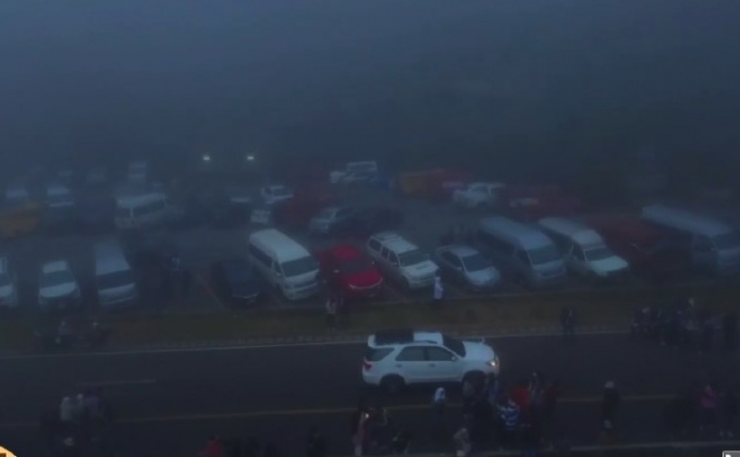 นักท่องเที่ยวแห่สัมผัสอากาศหนาว-ชมทะเลหมอก