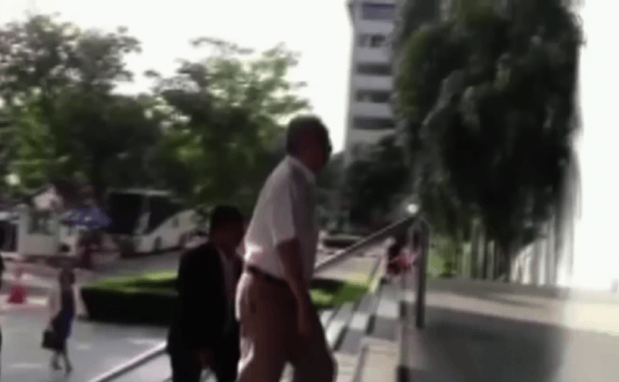 ศาลสั่งจำคุกสนธิ ลิ้มทองกุล 1 ปี