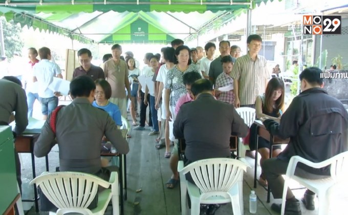 คนไทยชี้เลื่อนเลือกตั้งกระทบเสถียรภาพทางการเมือง 