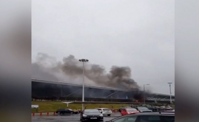 ไฟไหม้สนามบินในอังกฤษ