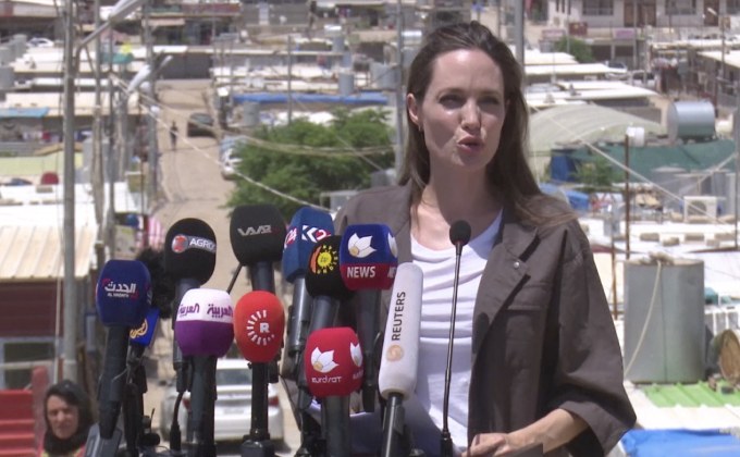 “แองเจลินา โจลี” เยี่ยมค่ายผู้อพยพตอนเหนือของอิรัก