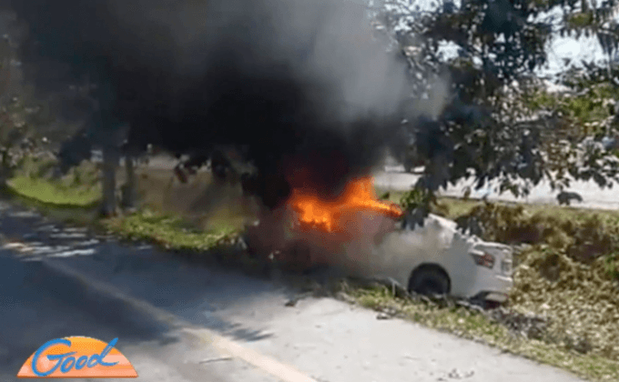 คนขับชนแล้วหนี ซิ่งตกร่องถนนไฟลุกท่วม