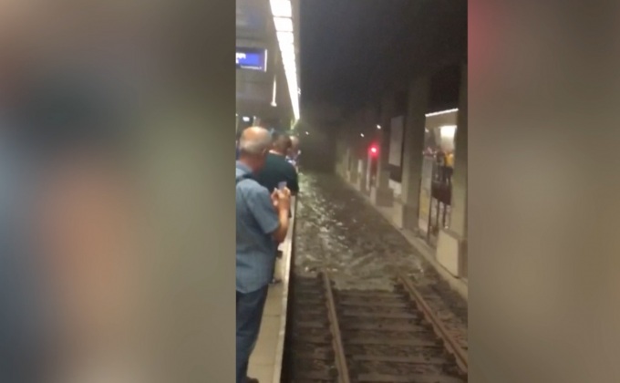 นครอิสตันบูลของตุรกีเผชิญเหตุน้ำท่วมฉับพลัน