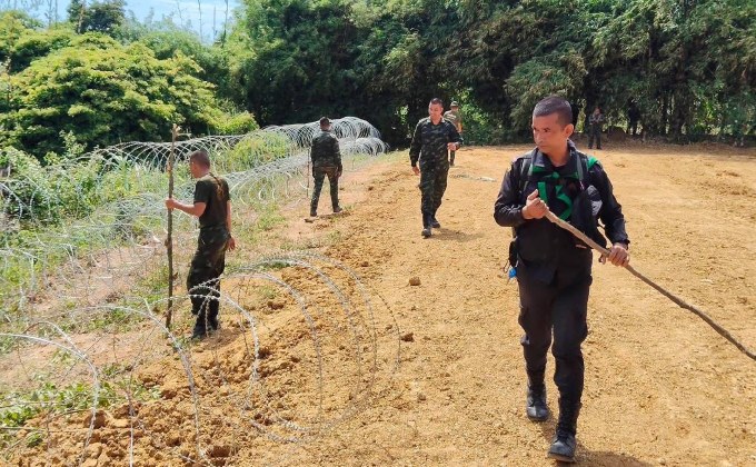 สกัดข้ามแดน! ทหารล้อมรั้วลวดหนาม 9.8 กม. ริมคลองพรหมโหด สกัดแรงงานเถื่อน-แก๊งคอลเซนเตอร์