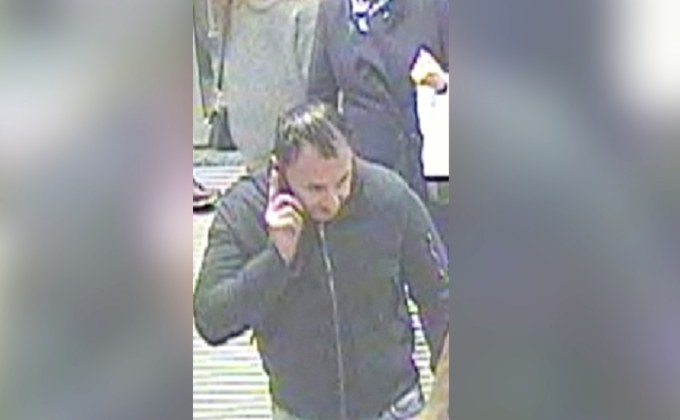 ตำรวจอังกฤษตามล่าคนร้ายขโมยกระเป๋าอัญมณี