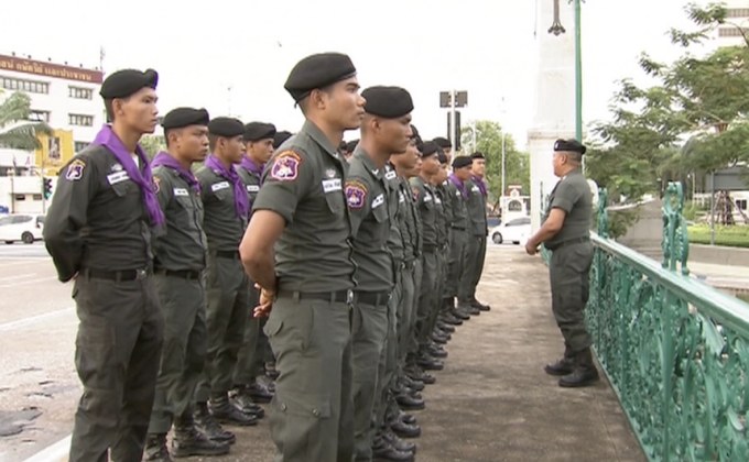 บรรยากาศกลุ่มคนอยากเลือกตั้งชุมนุม