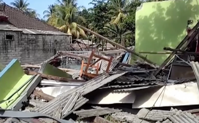 แผ่นดินไหวครั้งใหม่เกาะลอมบอกตายอย่างน้อย 10 คน