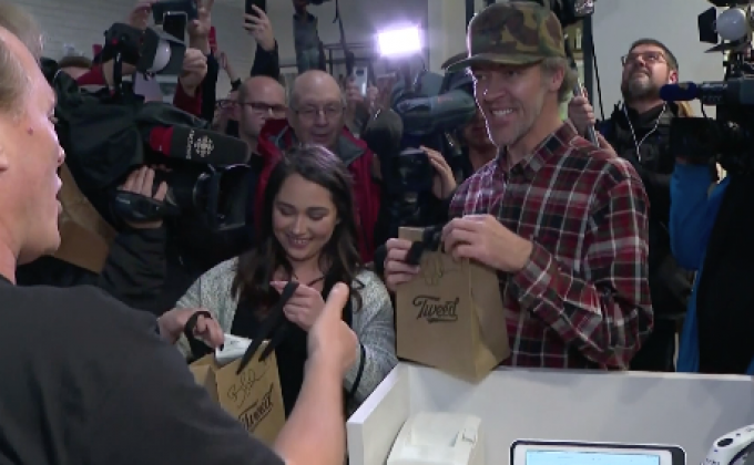 กัญชาในแคนาดาเริ่มมีไม่พอจำหน่าย