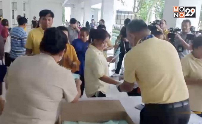 สธ.แจกหน้ากากอนามัย 1 แสนชิ้น วันแรก