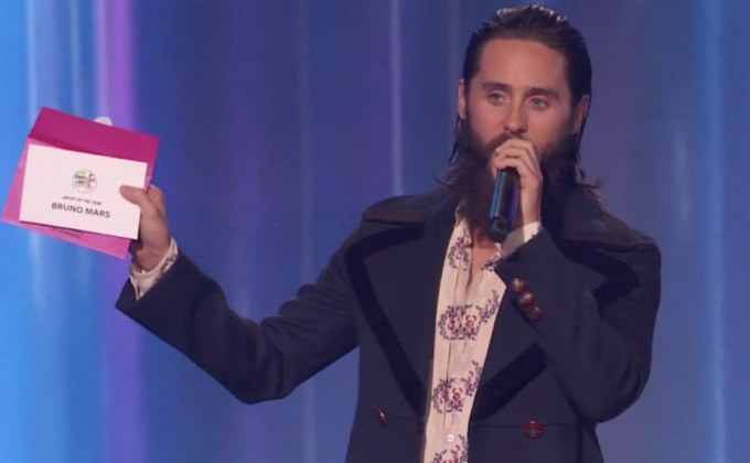 “บรูโน มาร์ส” คว้า 7 รางวัล American Music Awards 2017