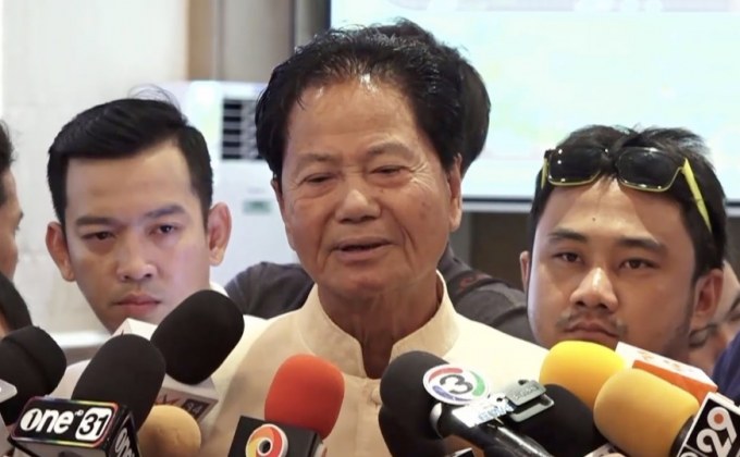 “ทวี” เตรียมฟ้อง ปอท.เอาผิดคู่กรณี ปมจอดรถเบียดชน