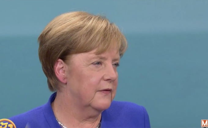 “แมร์เคิล” ยืนหยัดนโยบายเปิดรับผู้ลี้ภัย