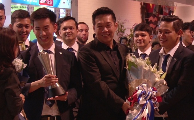 ชลบุรีบลูเวฟถึงไทย หลังซิวแชมป์เอเชีย