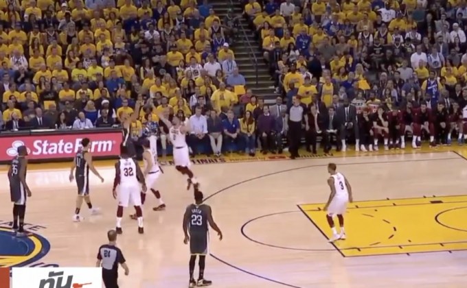 “เคอร์รี่” กดสามแต้มสถิติรอบชิง NBA นักรบนำแคฟส์ 2-0