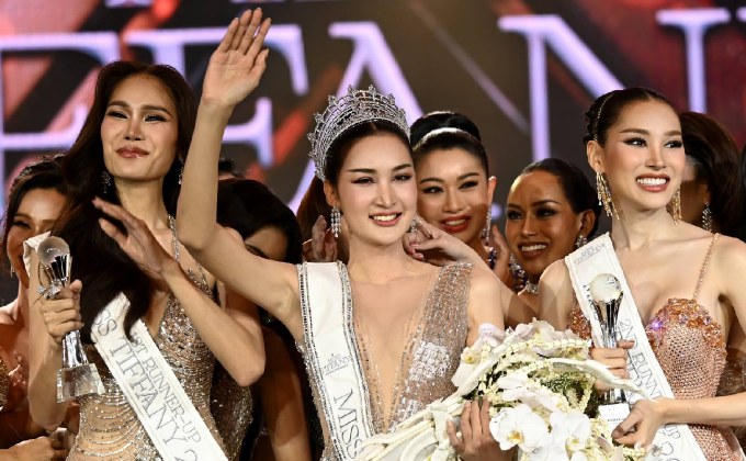 ออร่าเกินต้าน มงลง “แอนดอย ปรียากร” คุณครูสอนศิลปะคนงามจากชลบุรี คว้าตำแหน่ง Miss Tiffany คนที่ 26