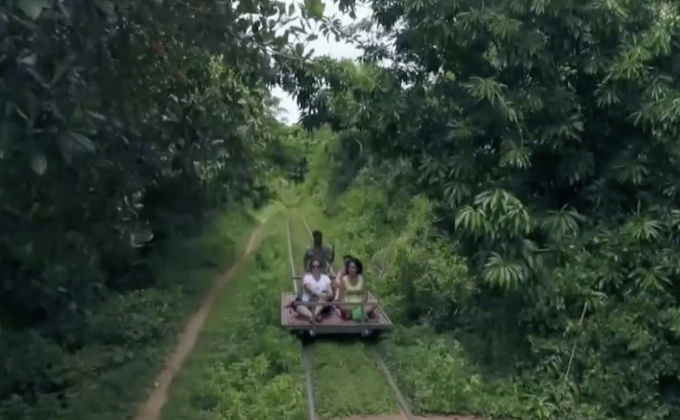 ชาวกัมพูชากังวลผลกระทบยกเลิก รถไฟไหม้ไผ่