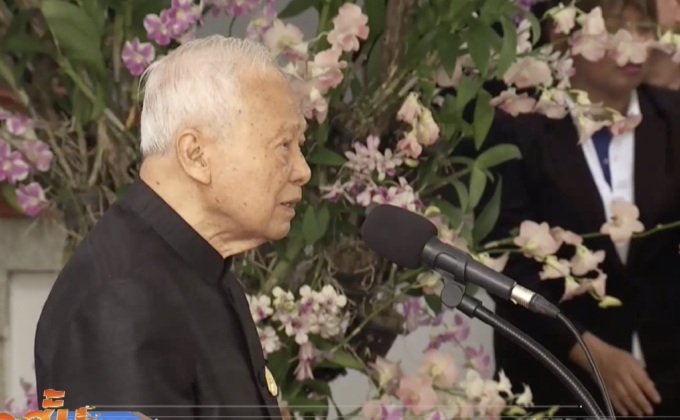 พล.อ.เปรม ขอนายกฯ หนักแน่นทำงานเพื่อบ้านเมือง