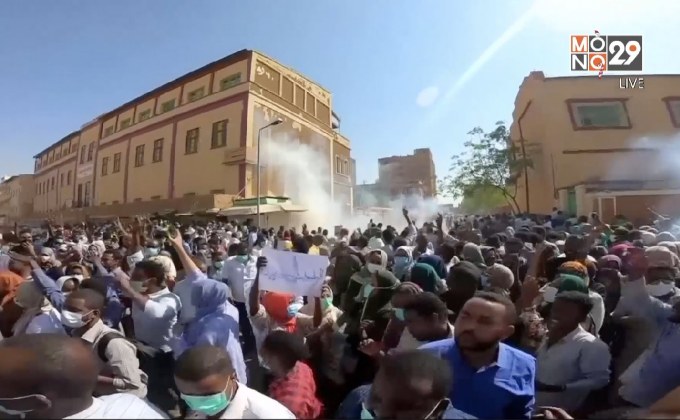 ​ตำรวจนำกำลังเข้าสลายการชุมนุมขับไล่ผู้นำซูดาน