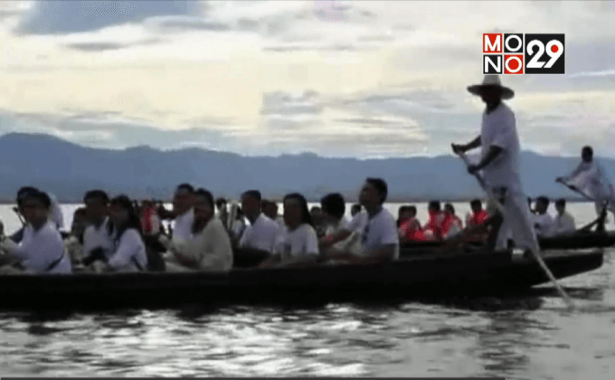 ลงเรือเวียนเทียนรอบกว๊านพะเยา