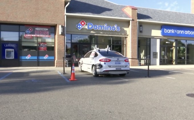 ฟอร์ด-โดมิโน ทดสอบรถส่งพิซซาไร้คนขับ